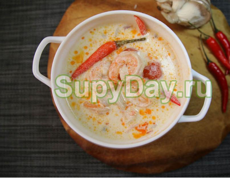 Острый тайский суп с кокосовым молоком курицей и грибами. Тайский суп с кокосовым молоком Тайский суп с кокосовым молоком рецепт