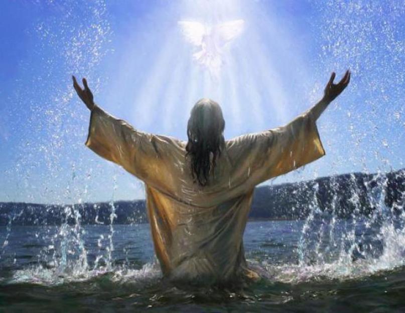 Крещение: традиции – как правильно очищать свой дом, как правильно купаться. Что можно делать со святой водой? Можно ли мыть полы святой водой