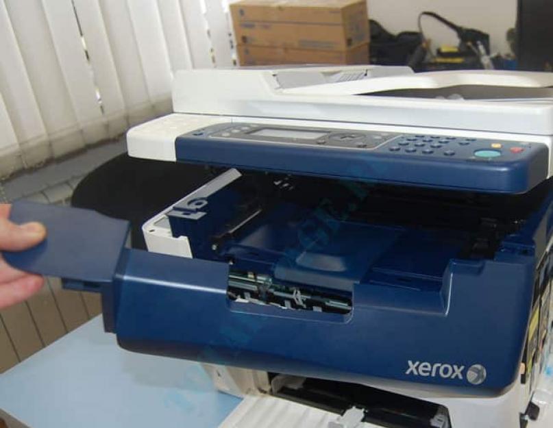 Xerox workcentre 3045 разборка фотографии. Открывание пластиковых защелок