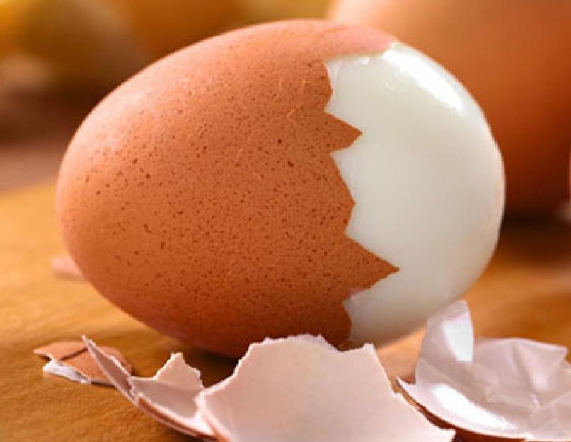Как определить свежесть яйца. Как понять что яйцо испортилось