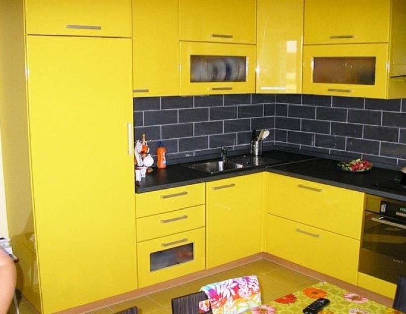 Кухня белая с желтым. Желтая кухня в интерьере - фото и рекомендации