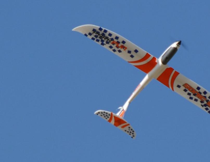 Мотор для бумажных самолетов. Бумажный самолет с мотором (2 видео)