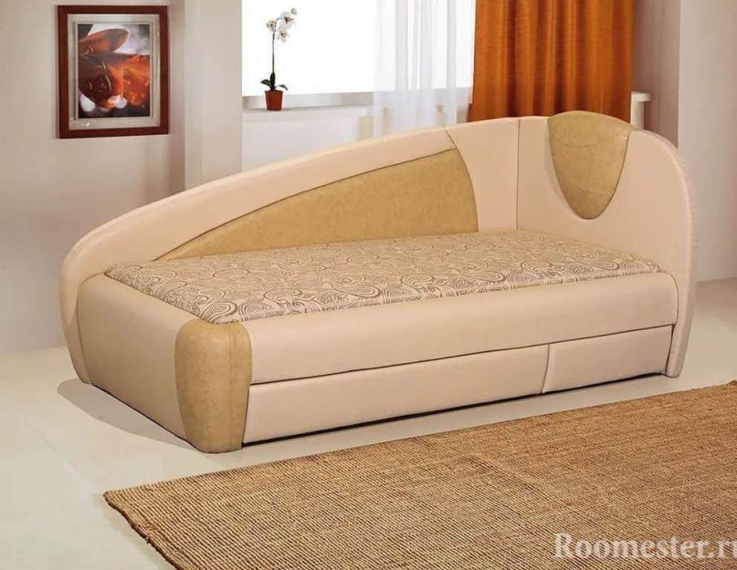 Необычные спальни диван из профиля. Диван в интерьере спальни