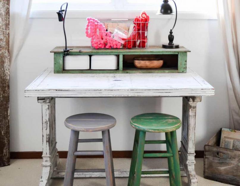 Креативный офисный стол. Креативные столы с необычными ножками