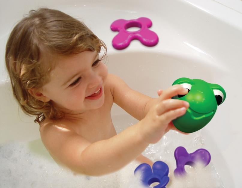 Игры в ванной для детей до года. Как развлечь ребенка в ванной? Волшебные игры с водой