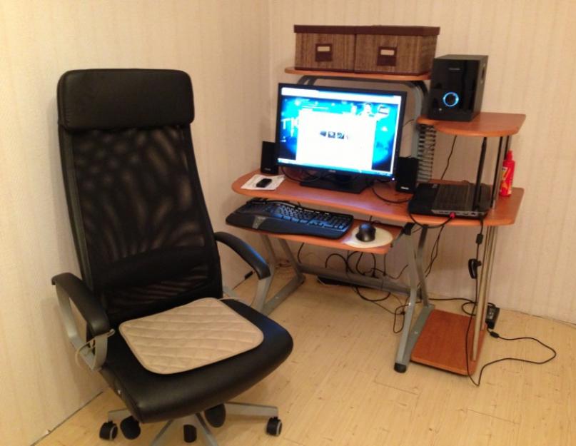 Удобный рабочий стол для компьютера. Компьютерные столы маленького размера