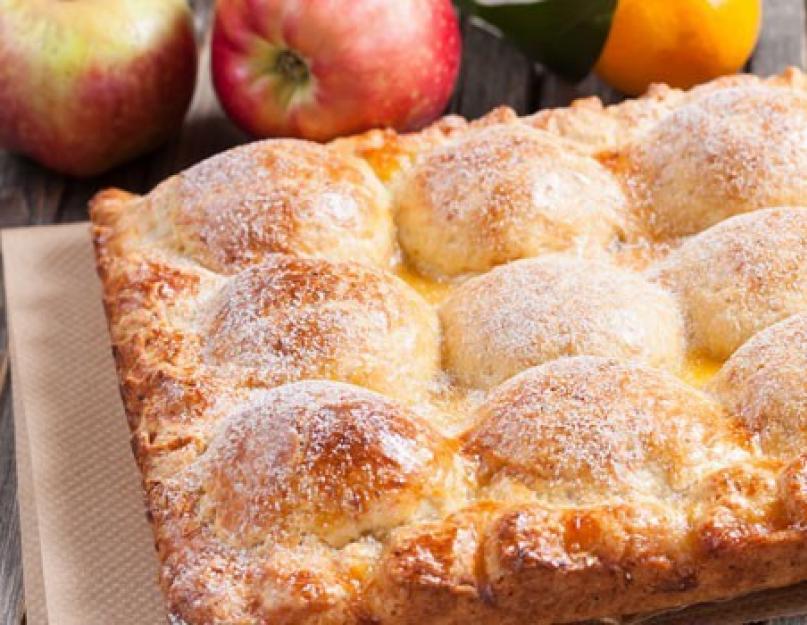 Как быстро приготовить пирог из слоеного теста с яблоками. Слоеный пирог с яблоками, корицей, изюмом и абрикосовым джемом