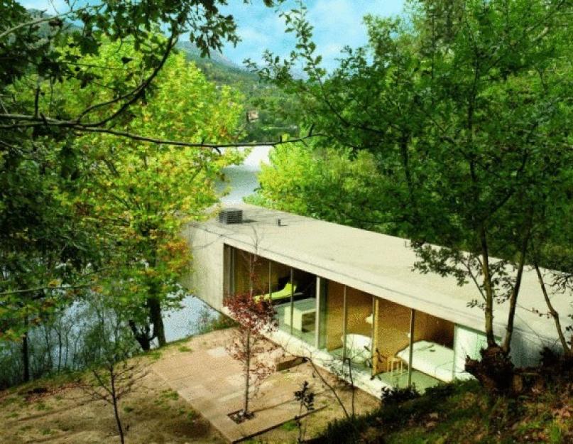 Консольный дом над рекой от португальских архитекторов. Интересное решение дома на консолях