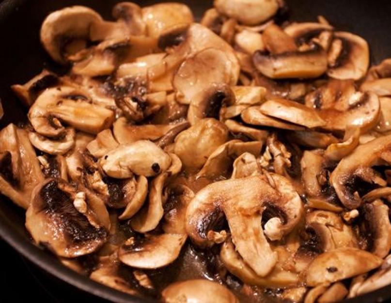 Как пожарить белые грибы на сковороде. Советы о сохранении жареных грибов на зиму