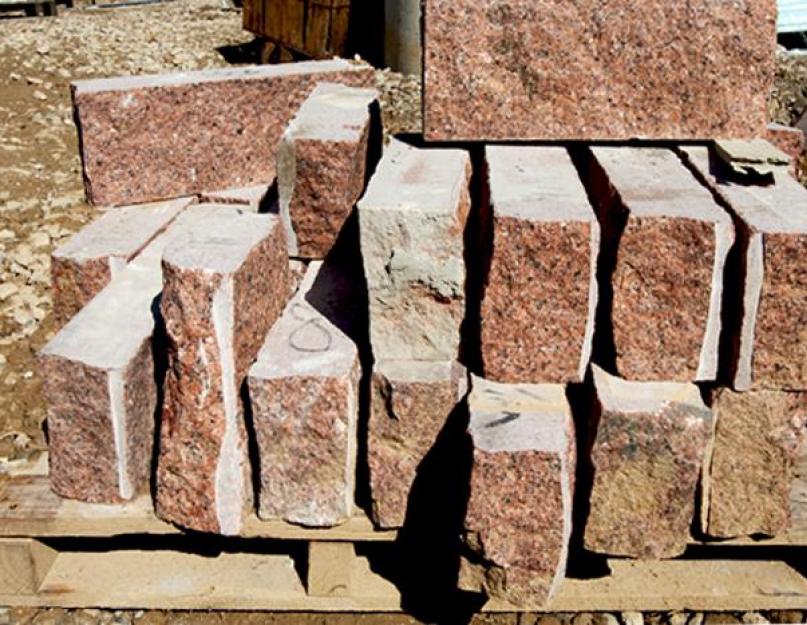 Гранит - самый прочный природный камень из всех горных пород. Еще в древности человек возводил из гранита укрепления, неприступные стены и замки