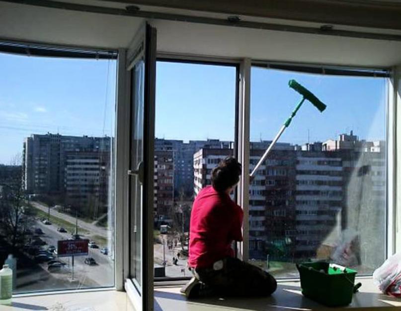 Как отмыть пластиковые окна от жира. Как помыть окна без разводов: народные средства, эффективные методы и рекомендации