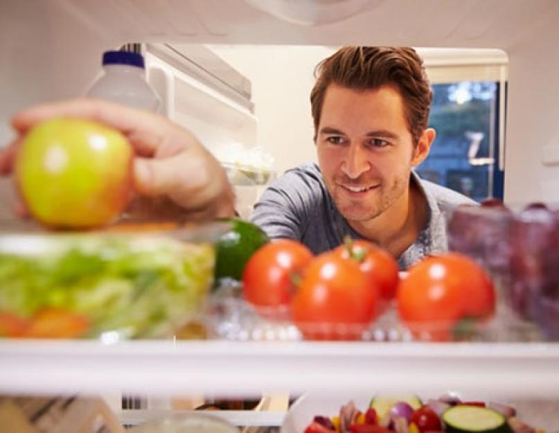 Как избавиться от запаха в холодильнике народными. Способы борьбы с «пахучим» злом