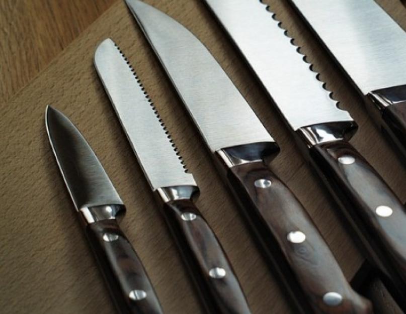 Почему нельзя держать ножи на столе. Кухонный нож: приметы, чтобы не навлечь беду