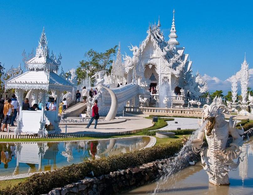 Белый храм в таиланде история создания. Белый храм в Чианграе (Wat Rong Khun)